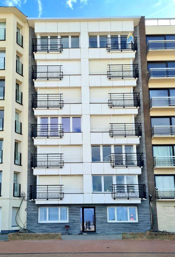 Modern Appartement Met Uniek Zeezicht Koksijde Exteriör bild